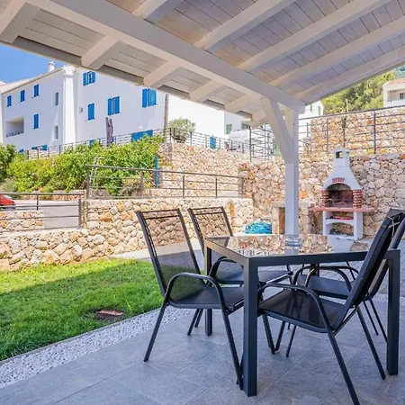 Apartman Lucija *