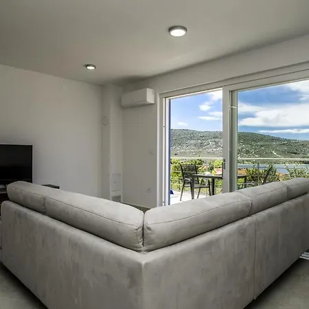 Apartman Lucija *